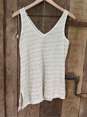 WHITE HOUSE BLACK MARKET Cream w/Gold Metallic V-Neck Sleeveless Knit Tank Top S